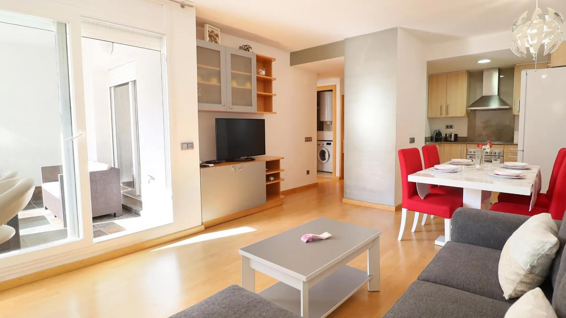 Alquiler Apartamento En Residencial Porto Marina,Roses, Para Los Amantes De La Bicicleta, El Running, Los Paseos, El Sol Y El Relax Junto A La Piscina, Un Entorno De Parques Naturales, Playas Y Ambiente Vacacional - Es-366-1 Lejlighed Roses