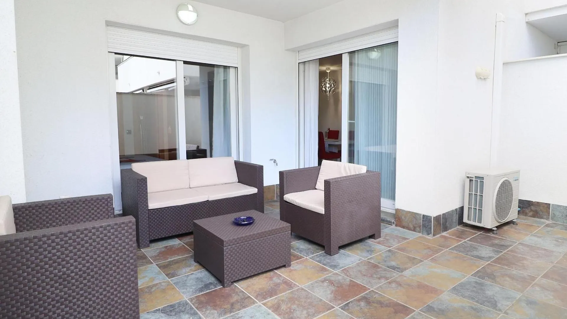Alquiler Apartamento En Residencial Porto Marina,Roses, Para Los Amantes De La Bicicleta, El Running, Los Paseos, El Sol Y El Relax Junto A La Piscina, Un Entorno De Parques Naturales, Playas Y Ambiente Vacacional - Es-366-1 0*, Roses