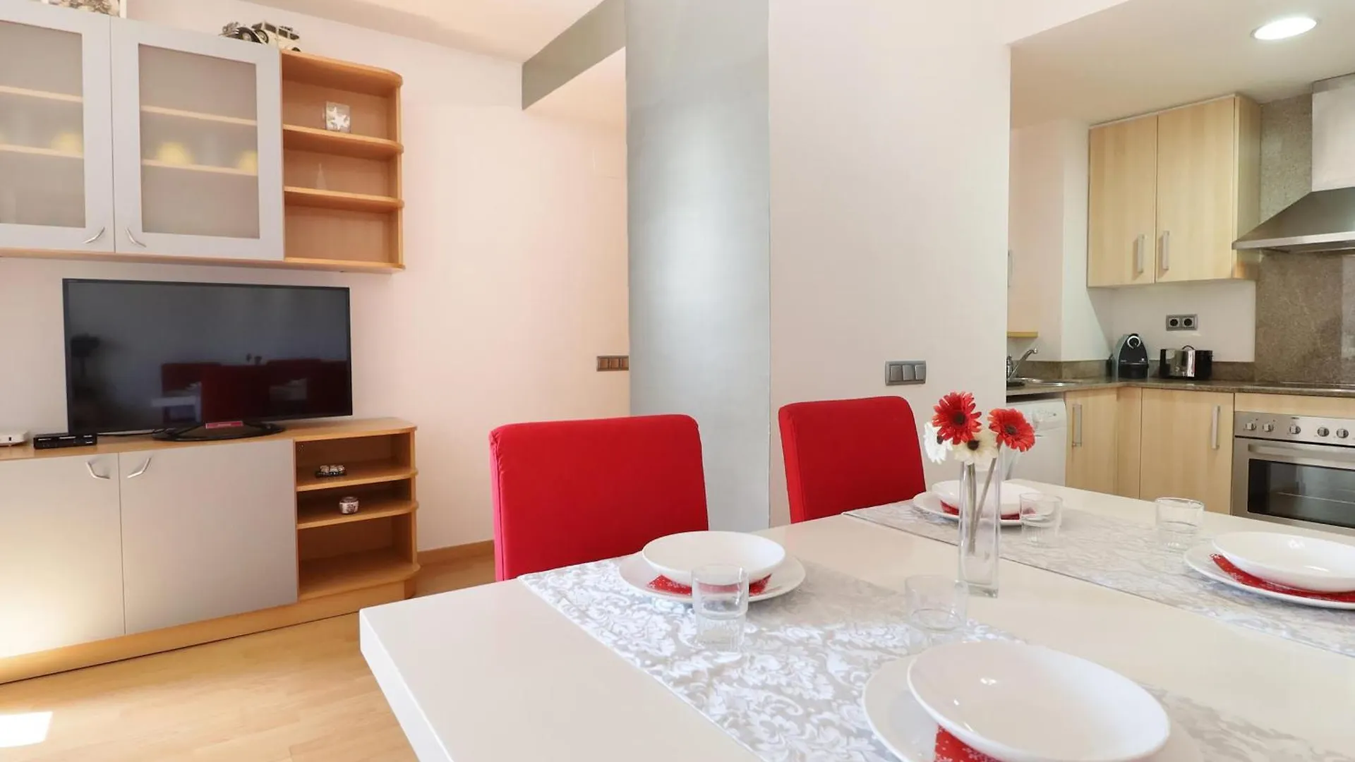 Alquiler Apartamento En Residencial Porto Marina,Roses, Para Los Amantes De La Bicicleta, El Running, Los Paseos, El Sol Y El Relax Junto A La Piscina, Un Entorno De Parques Naturales, Playas Y Ambiente Vacacional - Es-366-1 Roses